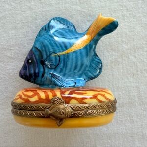 Limoges France Peint Main Tropical Fish Trinket Box Handpainted Hinged Porcelain